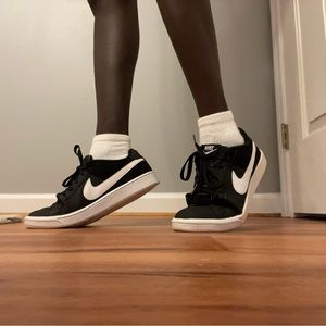 Nike court Royale shoes size 7.5 but run a little large so probably 8.